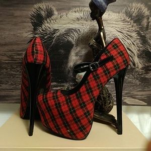 🆕HIGH HEELS... RED/BLACK